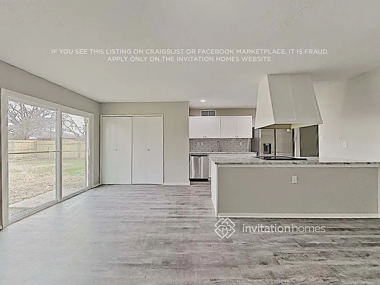 10214 Deer Hollow Dr — Photo 5