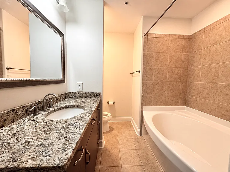 4620 Piedmont Row Dr #304 — Photo 11
