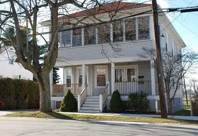 637 Wood St #1