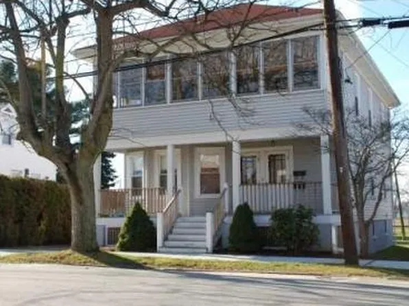 637 Wood St #2, Bristol, RI 02809