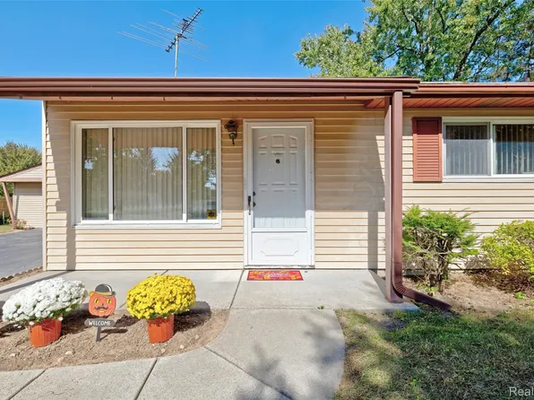 4730 Pinedale Ave, Clarkston, MI 48346