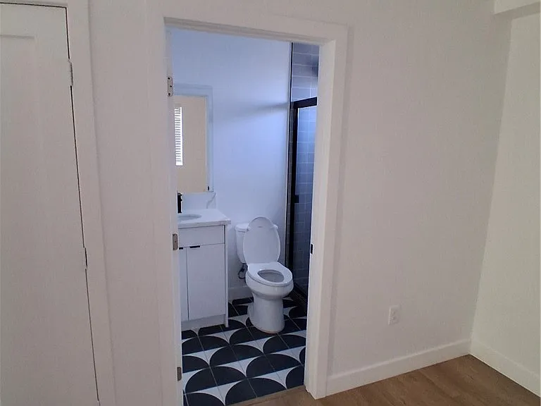 6419 Lexington — Photo 7