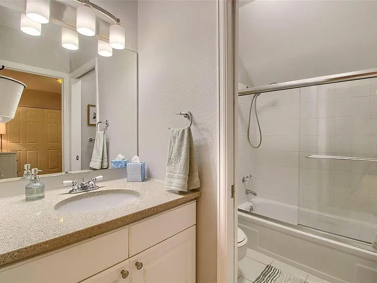 1123 N Sherman St — Photo 10