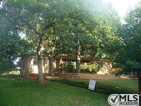 2nd image of 1213 Briarwood Blvd