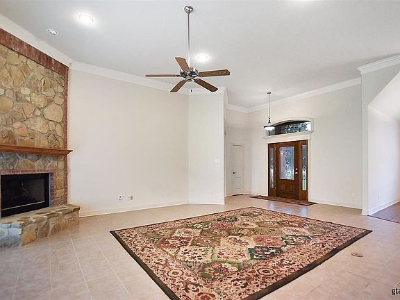 3rd image of 21845 Oak Leaf Ln