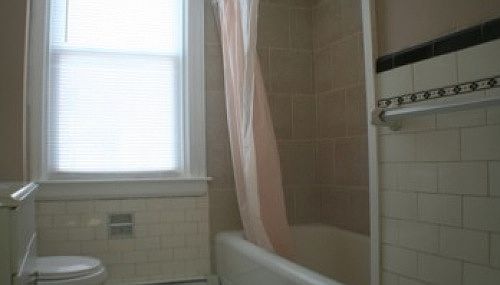 3rd image of 154 Regent Ave