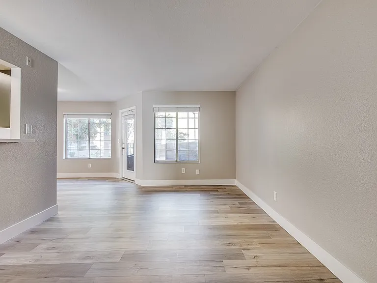 2750 S Durango Dr — Photo 6