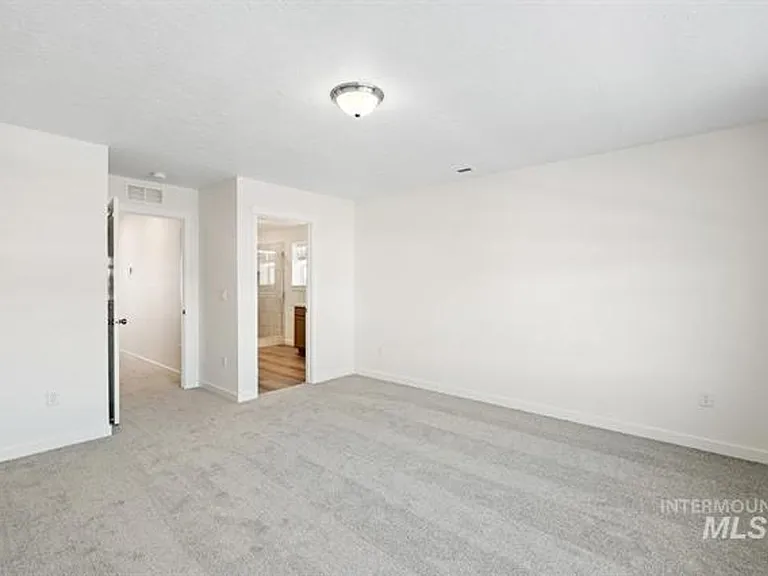 352 N Tessa Ln — Photo 8