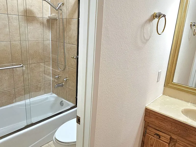 4216 Ethel Ave #7 — Photo 15