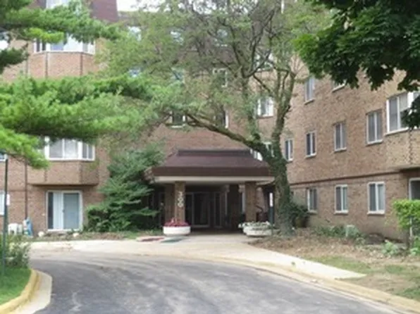 300 S Roselle Rd APT 116, Schaumburg, IL 60193