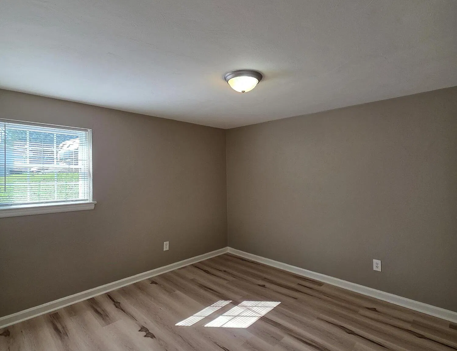 1561 Blanton Ave SE — Photo 4