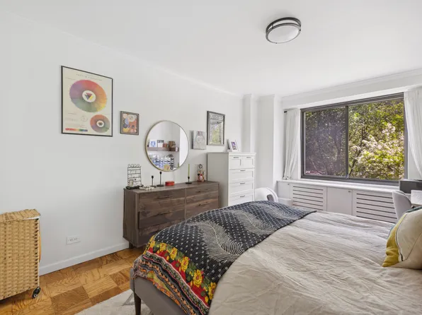 382 Central Park West image 5 of 9