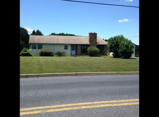 16 Main St, Akron, PA 17501