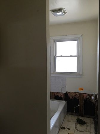 1st image of 915 Howard Ave