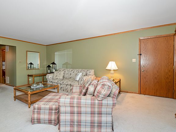 4th image of 17818 Bernard Dr APT 3A