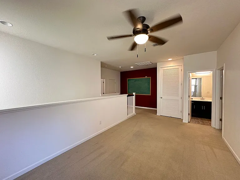 789 Carbon Ct — Photo 11