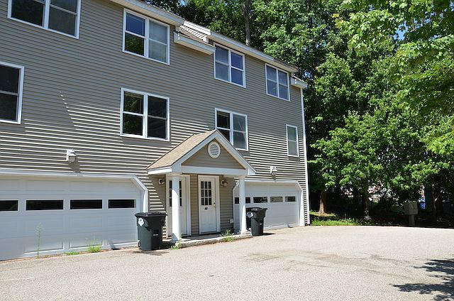 1st image of 104 Coastal Woods Cir