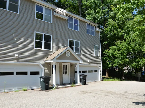104 Coastal Woods Cir, Kittery, ME 03904