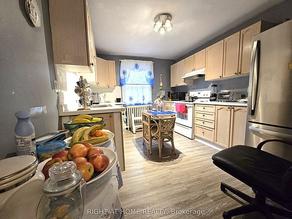 5th image of 1088 King St E