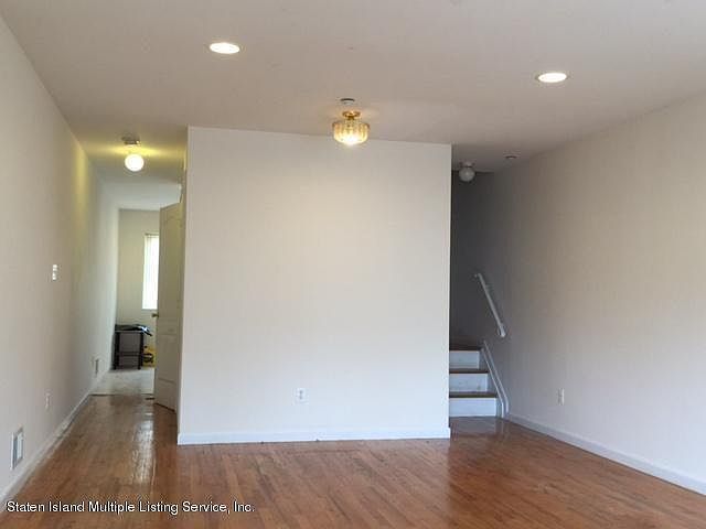 2nd image of 262 Maple Pkwy