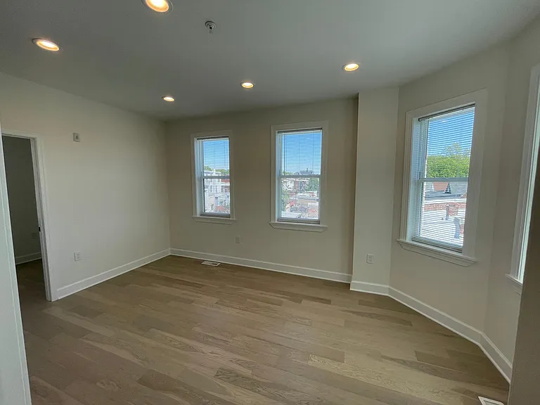 75 Florida Ave NW #4 — Photo 30
