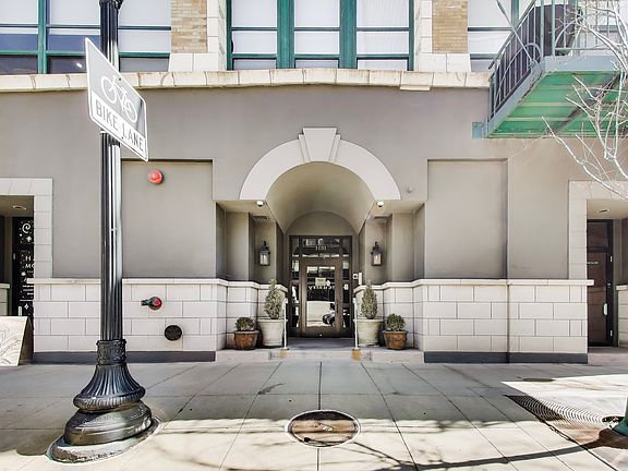 5th image of 1133 S Wabash Ave APT 303