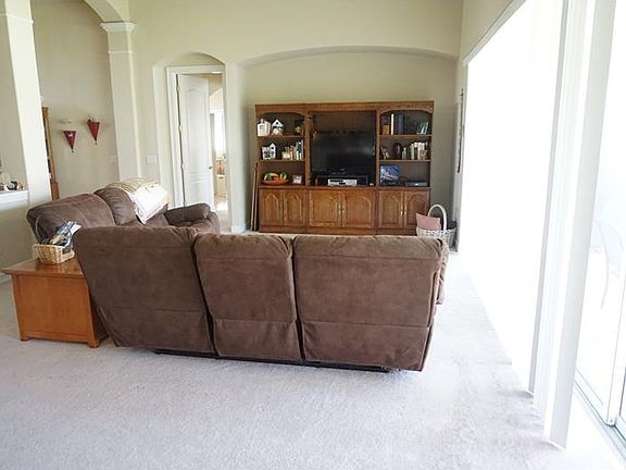 5th image of 319 Duff Dr