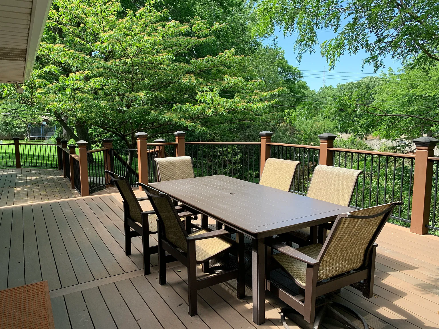 4 bed, 2500 sqft, $3,300 — Photo 4