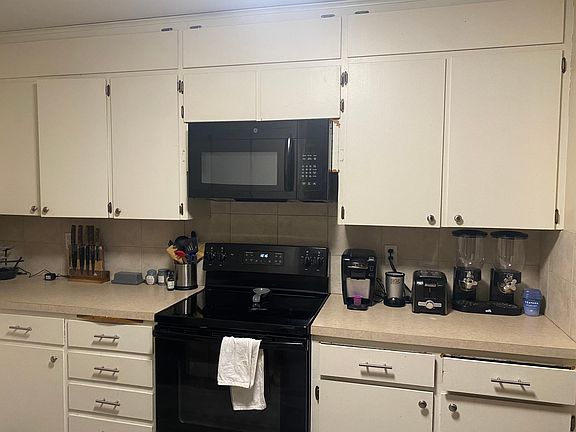 4th image of 3114 S 42nd St APT A
