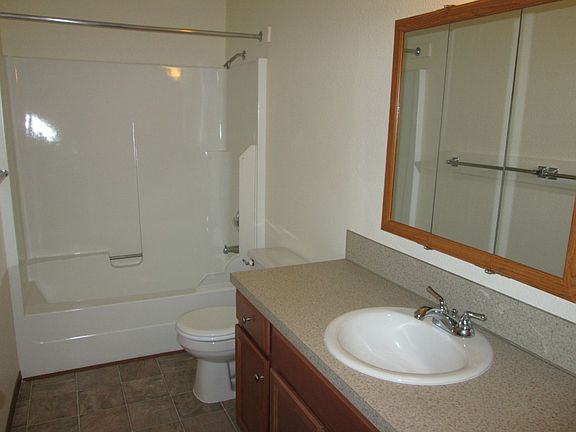 4th image of 4936 Mount Tahoma Dr SE