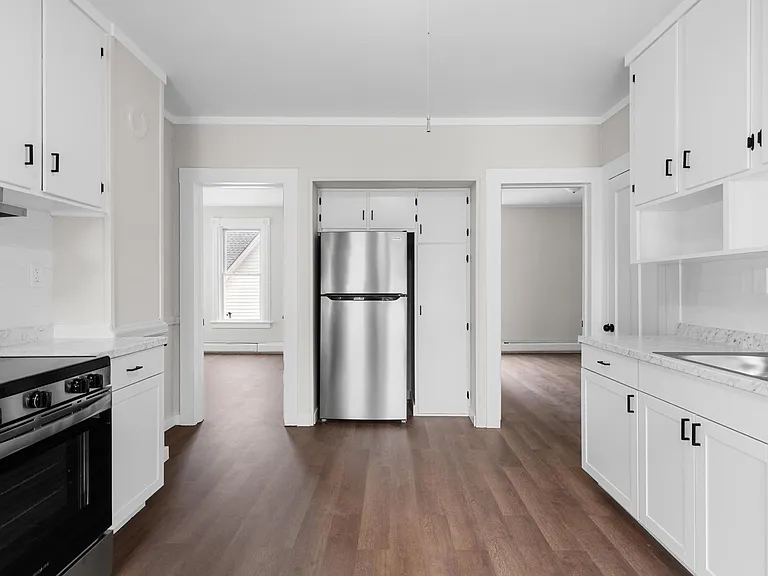 35 Newton St #2 — Photo 9