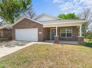 326 Billingslea Dr, Mansfield, TX 76063