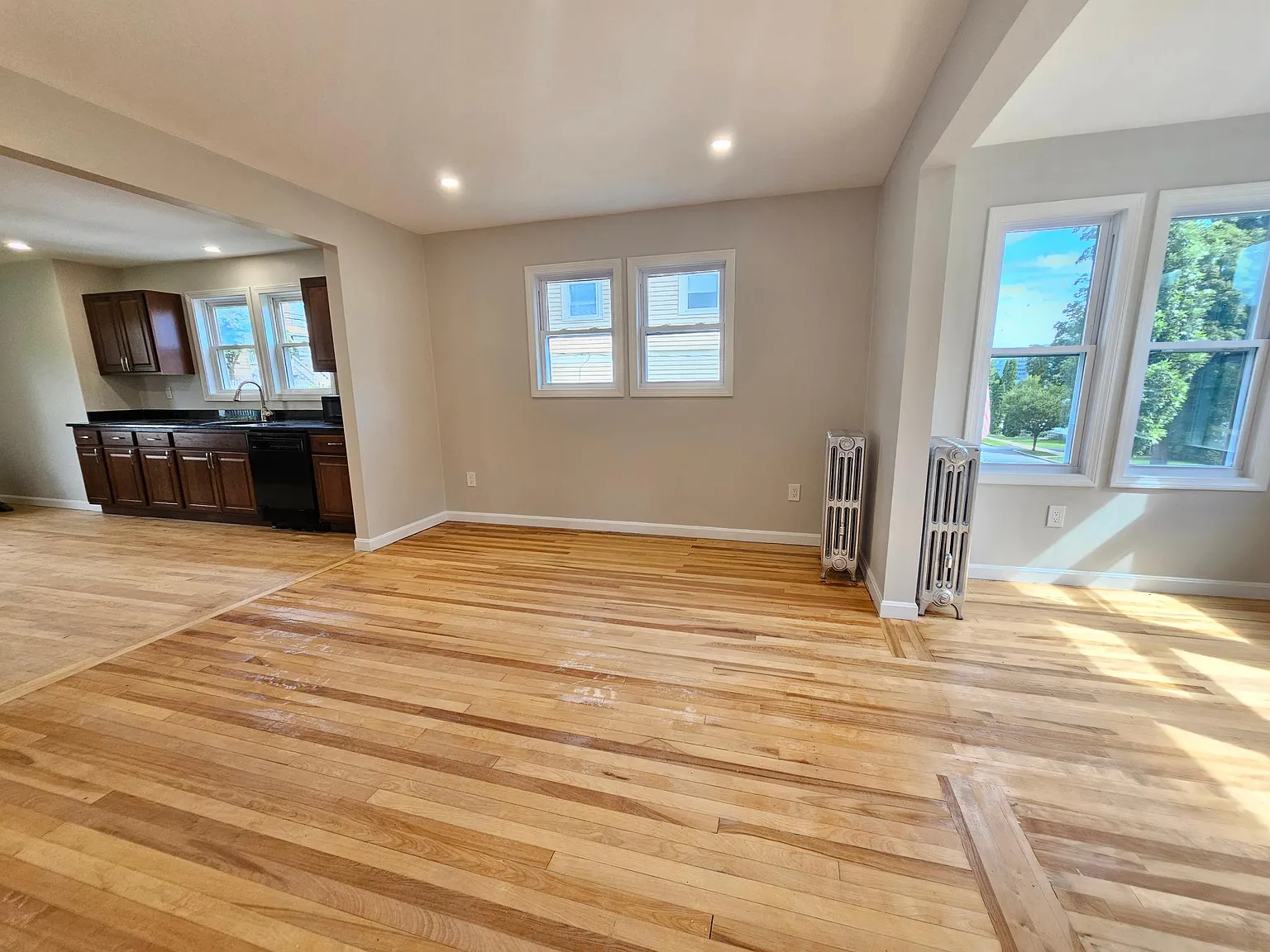 16 Rena St — Photo 3