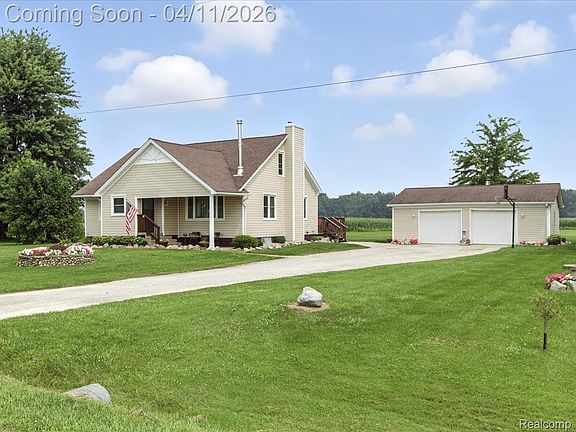 3rd image of 5770 Greenwood Rd