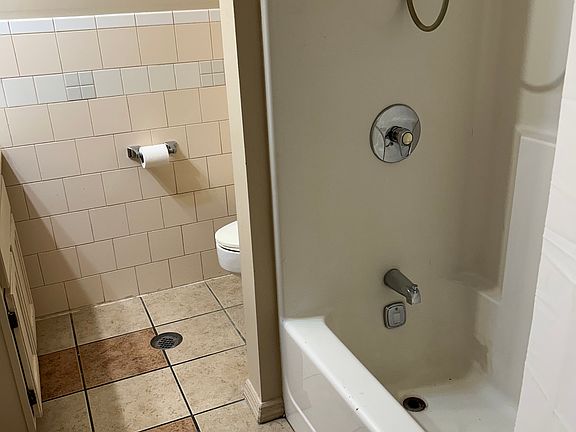 4th image of 3797 Duss Ave Unit 14