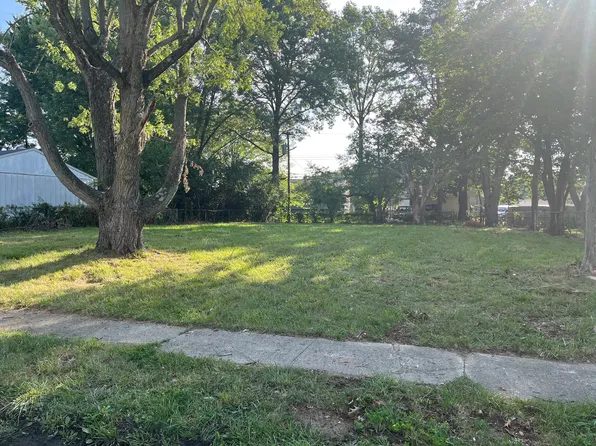 3220 Macarthur Ln, Indianapolis, IN 46224