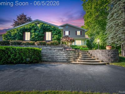 7841 Rampart Trl, Waterford, MI, 48327