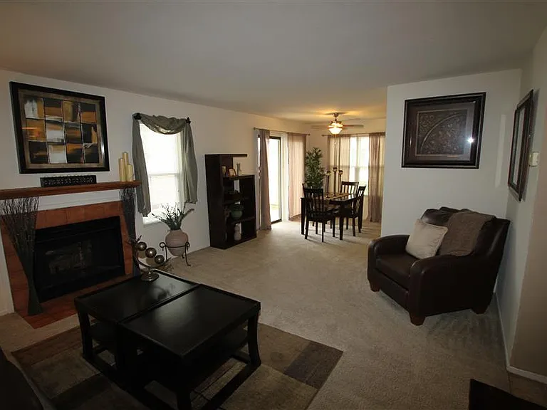 Eaglerock Village Apartments — Photo 24