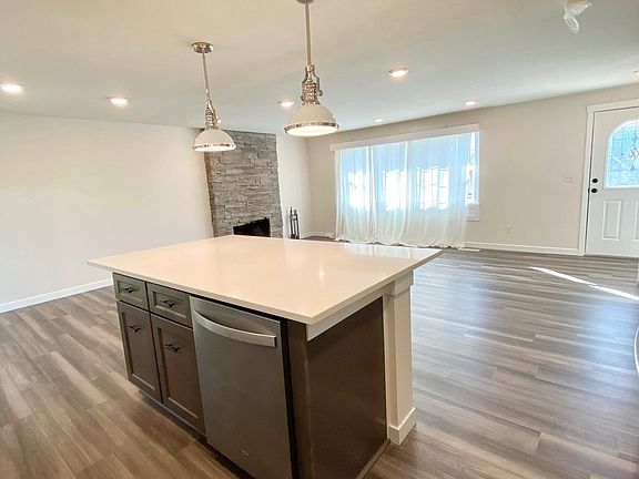 5th image of 860 135th St E
