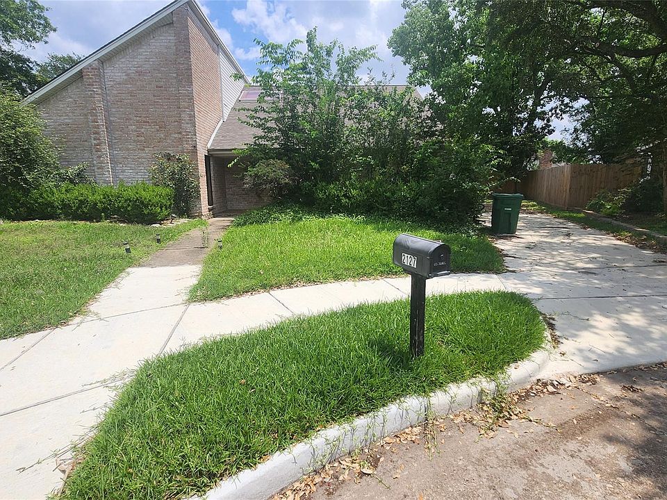 1st image of 2127 Manor Green Dr