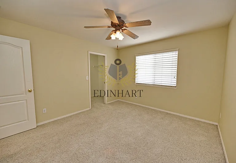 3750 W Vincent Ln — Photo 26