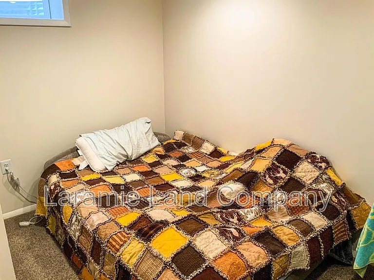 1011 W Curtis St — Photo 11