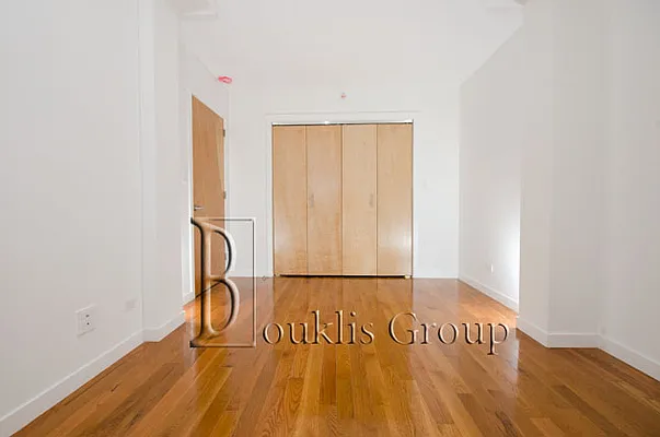 Rented by Bouklis Group | media 10