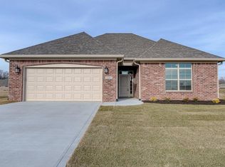 1228 Highbury Dr, Danville, IN 46122