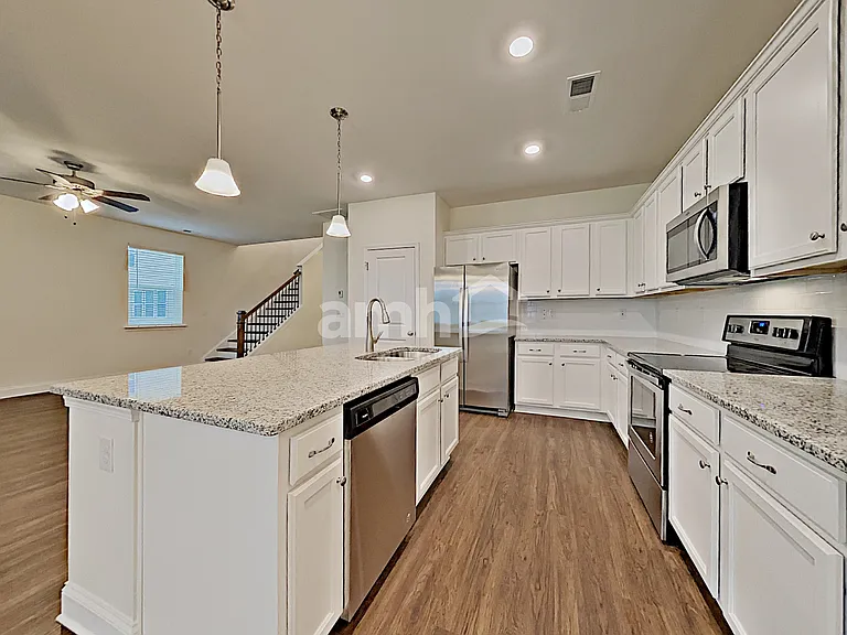 112 Samara Ln — Photo 4