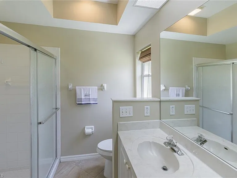 5502 Greenwood Cir #1 — Photo 14