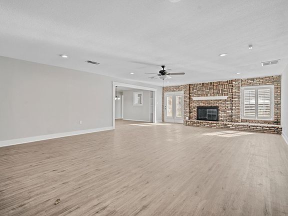 4th image of 1810 Cactus Dr