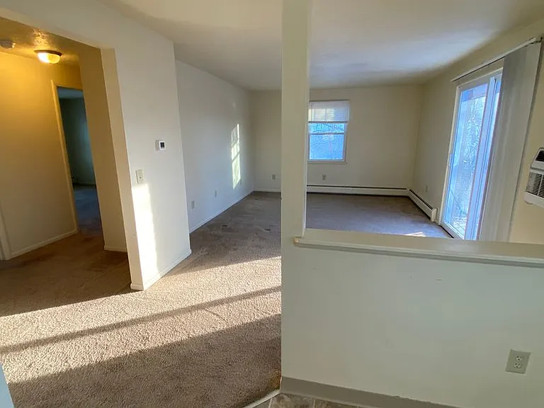 300 Sheridan Park — Photo 22