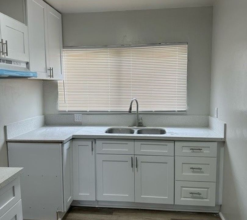 1st image of 230 E Ivy Ave APT 2