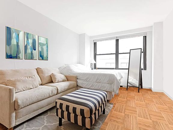 3rd image of 225 E 57th St APT 14B
